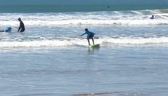 Escuela De Surf H2o -  Videos - La Paloma