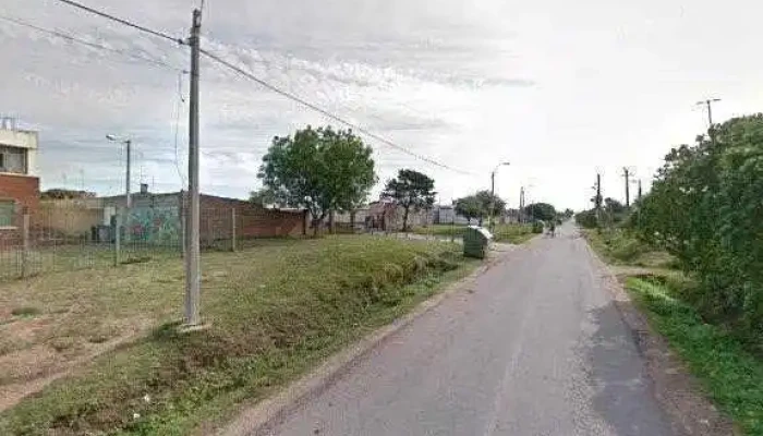 Escuela N 372 Y No 373 Cerca De Mideg - Montevideo