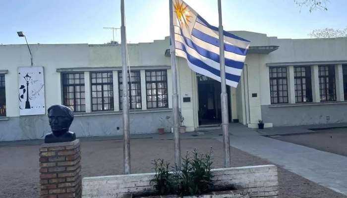 Escuela Ndeg 47 Edificio - Rodríguez