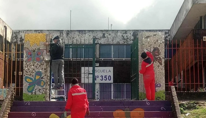 Escuela No 350 Edificio - Montevideo