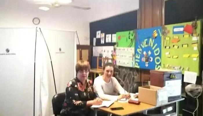 Escuela Nro. 10 "Juan A. Lavalleja" - Mercedes