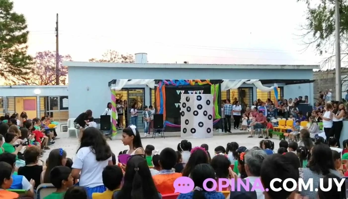 Escuela Nro 32 -  Edificio - Rocha