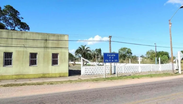 Escuela N° 12 - 18 De Julio