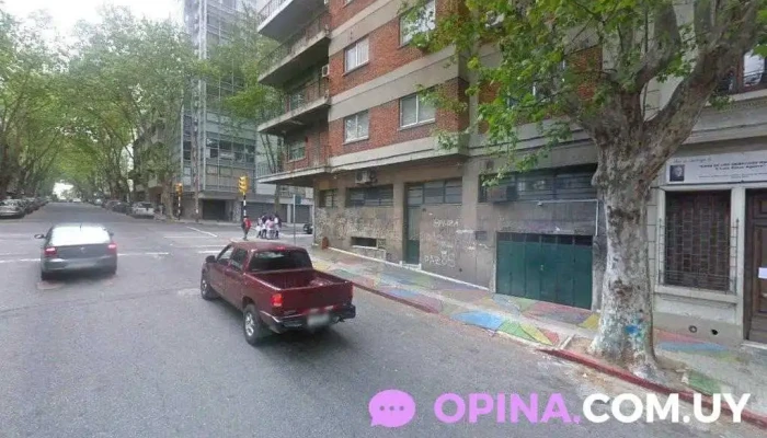 Escuela N° 8 República De Haití - Montevideo