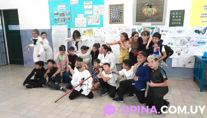 Escuela Primaria No 42 Republica De Bolivia Estudiante - Montevideo