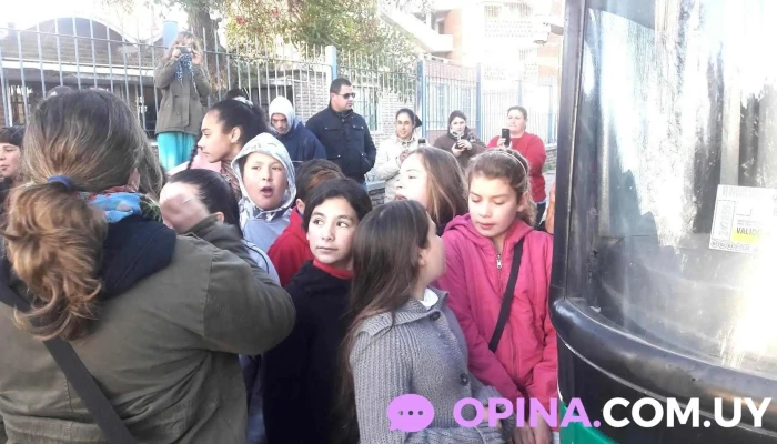 Escuela Publica -  Edificio - San José de Mayo