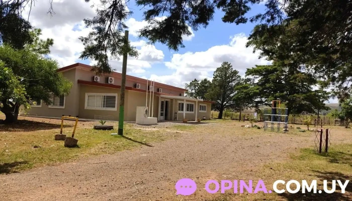 Escuela Rural Ndeg15 Sarandi De Aigua Zona - Departamento de Maldonado