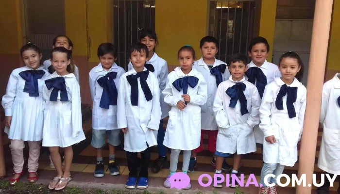 Escuela Rural No 32 Itacumbu Estudiante - Mones Quintela