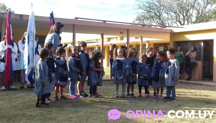 Escuela Rural No 32 Itacumbu Numero - Mones Quintela