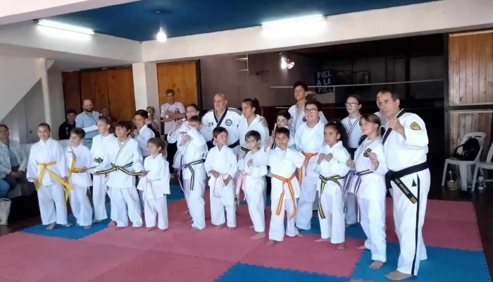 Escuela Taekwondo Ziyou Ata Libertad - Libertad