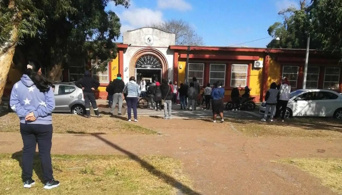 Escuelas 331 Y 127 -   Comunes Zona - Montevideo