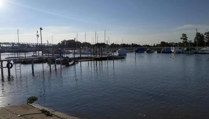 Espacio Gastronomico Del Club Aleman De Remo Club Aleman De Remo Montevideo - Santiago Vázquez