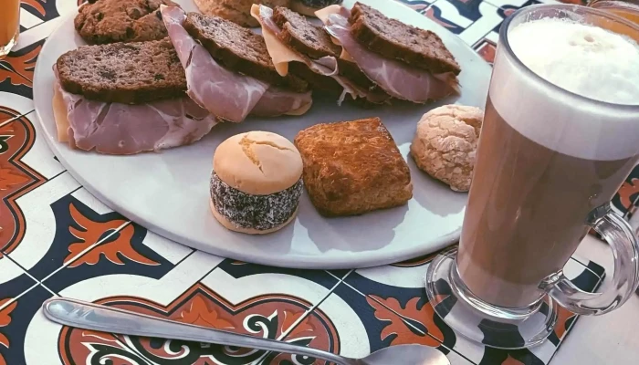 Espacio Laberinto -  Cafe Comentario 7 - Montevideo