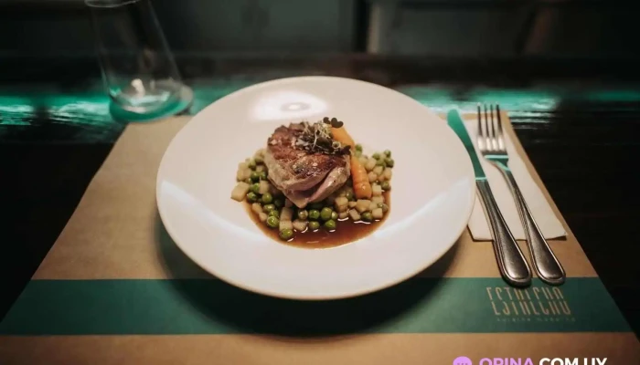 Estrecho Del Propietario - Montevideo