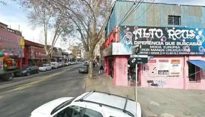 Estudio Azul Negocios Inmobiliarios Srl Cerca De Mideg - Montevideo