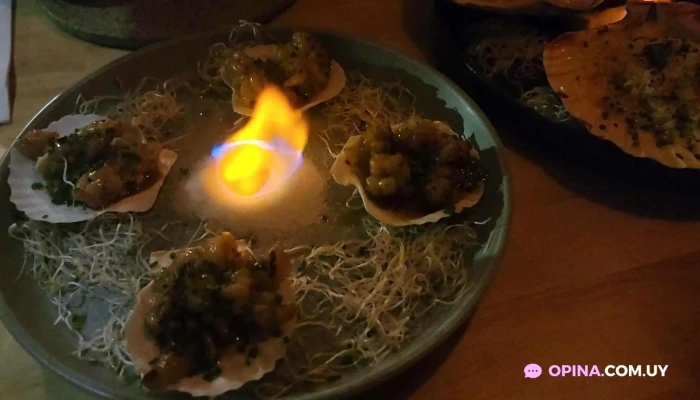 Fabric Sushi Bar -  Videos - Montevideo