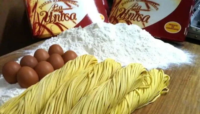 Fabrica De Pastas La Unica Comida Y Bebida - Colonia Nicolich