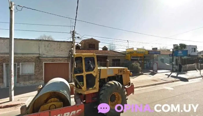 Farmacia Elisar Mástil - Las Piedras