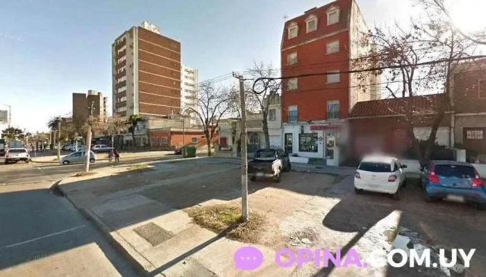 Farmacia Larrañaga - 11600 Montevideo