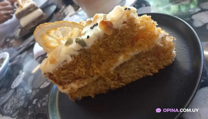 Flora Pastel De Zanahoria - Montevideo