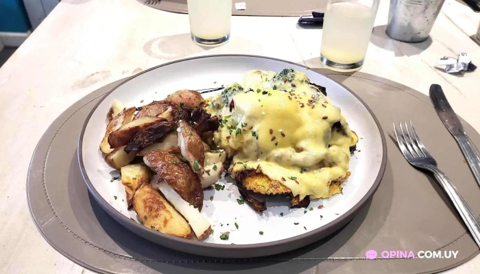 Fragolina -  Huevos Benedict - Montevideo