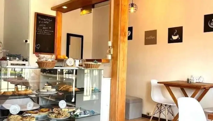 Francis Café - Young