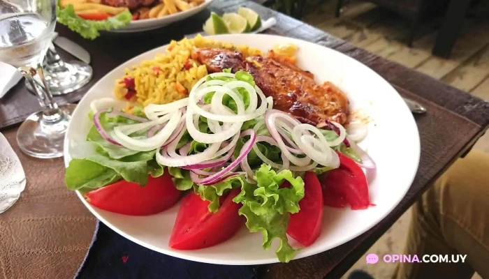 Fusion Restaurant -  Comida Y Bebida - Chuy