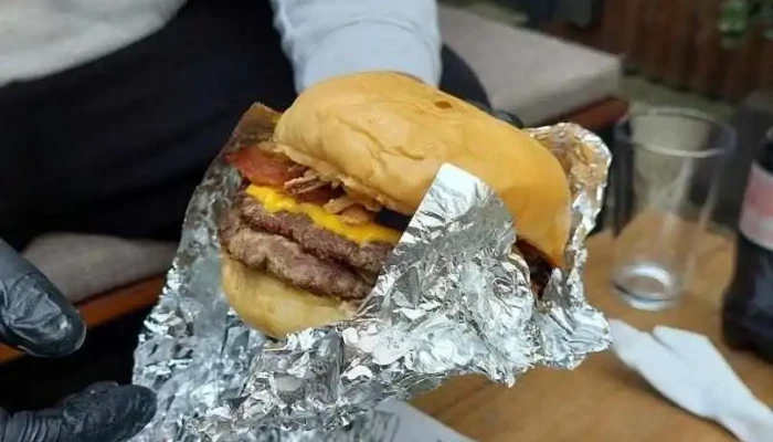 Garage Burger Carrasco -  Hamburguesa Con Queso - Montevideo