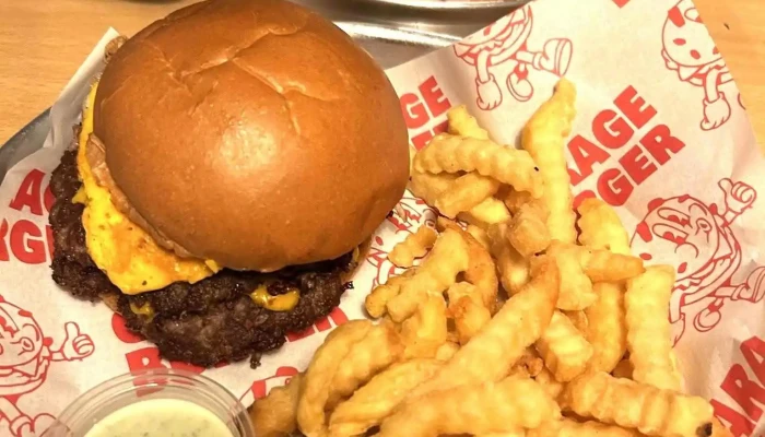 Garage Burger Punta Carretas -  Hamburguesa Con Queso - Montevideo