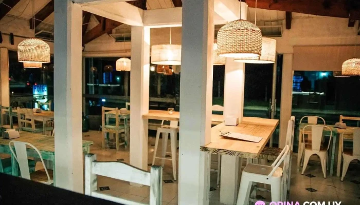 Ginebra Burgers -  Ambiente - Carmelo