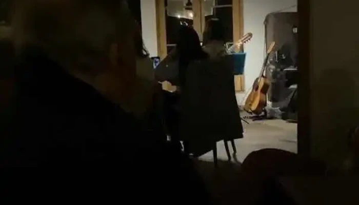 Granaldea Libreria Jugueteria Restaurant El22 Restobar Cata Bebidas Videos - Las Piedras