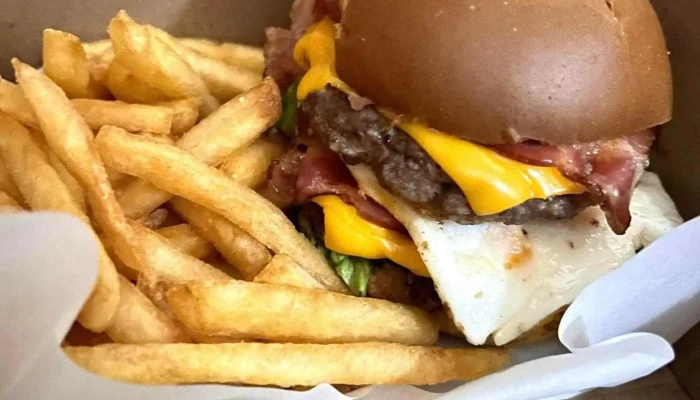 Hamburgueseria Las Guerreras Papas Fritas - Montevideo