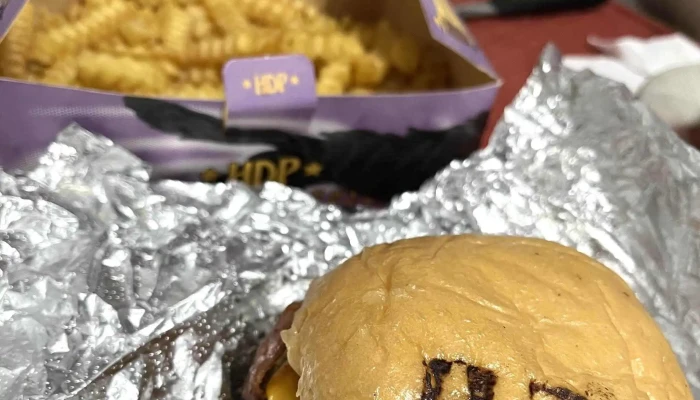 Hdp Smash Burgers Pocitos Comentario 4 - Montevideo