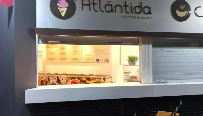 Heladeria Artesanal Y Cafeteria Atlantida Comentario 1 - Atlántida
