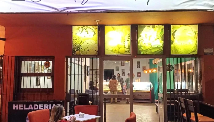 Heladeria Cafeteria Artesanal Mister Maquina Comentario 1 - Atlántida