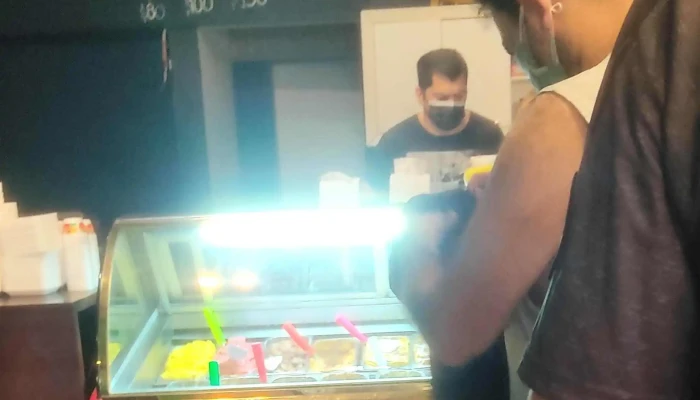 Heladeria Cafeteria Artesanal Mister Maquina Comentario 6 - Atlántida