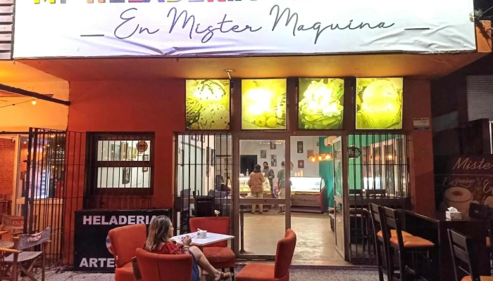 Heladeria Cafeteria Artesanal Mister Maquina Todo - Atlántida
