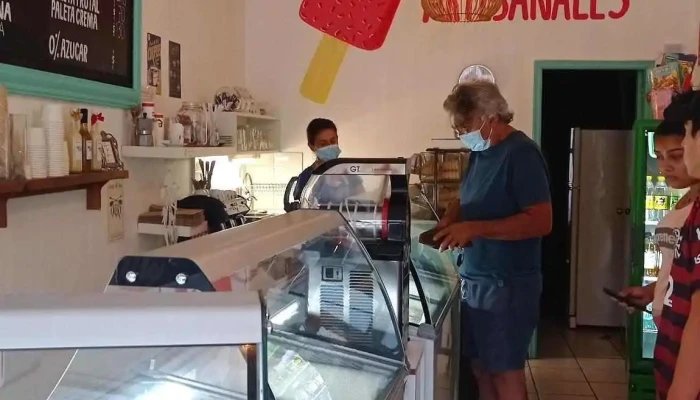 Heladeria Y Cafeteria Helarte Ambiente - Paso de los Toros