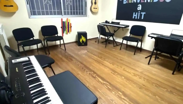 Hit Escuela De Musica Guitarra - Montevideo