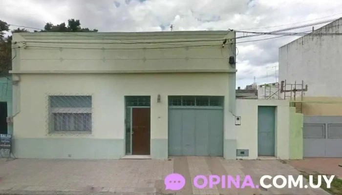 Hospital Veterinario - 70100 Carmelo