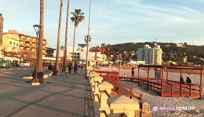 Hosteria Miramar Videos - Piriápolis