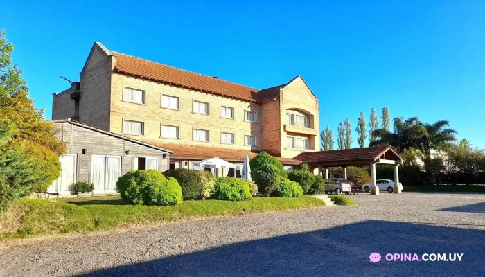 Hotel Carlos Gardel -  Todo - Tacuarembó