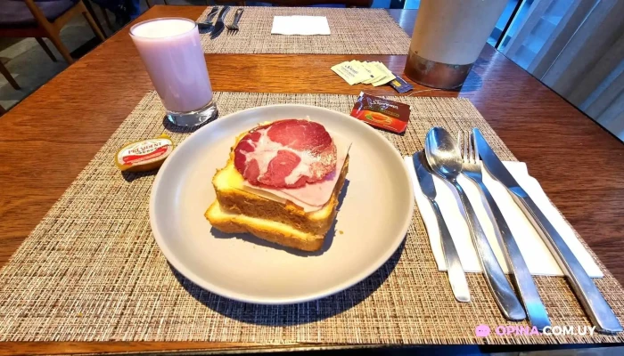 Hotel Cottage Puerto Buceo -  Comida Y Bebida - Montevideo