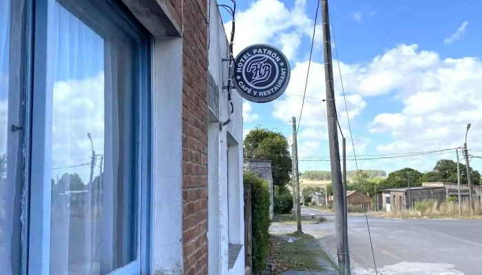 Hotel Patron Exterior - José Pedro Varela