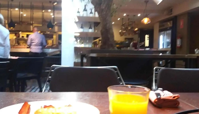 Hyatt Centric -  Comida Y Bebida - Montevideo