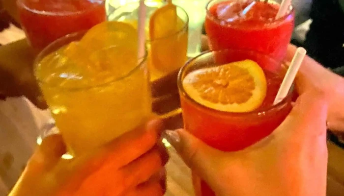 Icons Restopub Music Comentario 2 - Montevideo