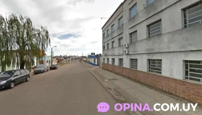 Instituto Monseñor Lasagna - 37000 Melo