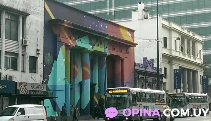 Instituto Nacional De La Juventud -    Inju Edificio - Montevideo