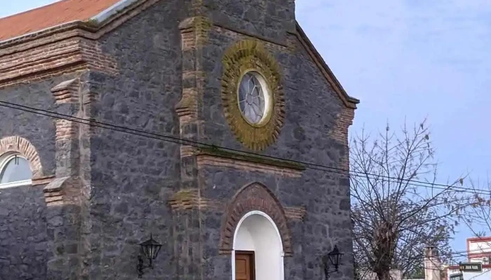 Isla Mala -  Exterior - Veinticinco de Mayo