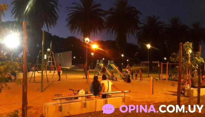 Ituzaingo Opiniones - Montevideo